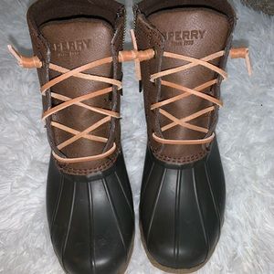 Brown sperry duck boots